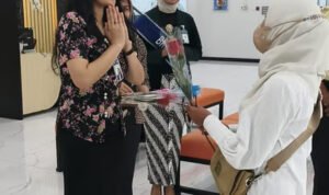 Semarak Hari Pelanggan Nasional, Pemimpin Cabang BRI BO Cut Mutiah Sambut Nasabah dengan Hangat