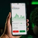 Ilustrasi pergerakan harga Bitcoin (BTC) oleh FLOQ
