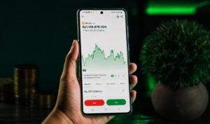 Sinyal The Fed Berubah, Bitcoin Belum Lepas dari Konsolidasi US$83.000